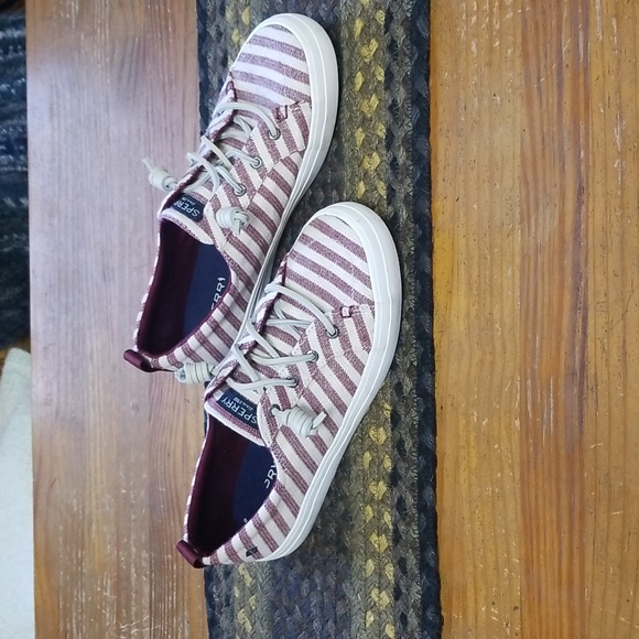 Women's Sperry Crest Vibe Canvas Sneaker red and white size 8.5 - Picture 2 of 7